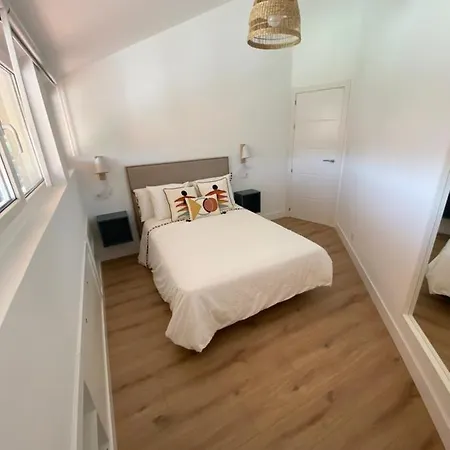 Dania Esteiro Apartament Muros