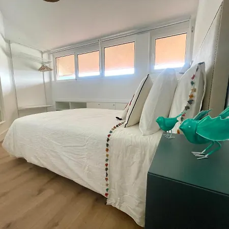 Dania Esteiro * Muros